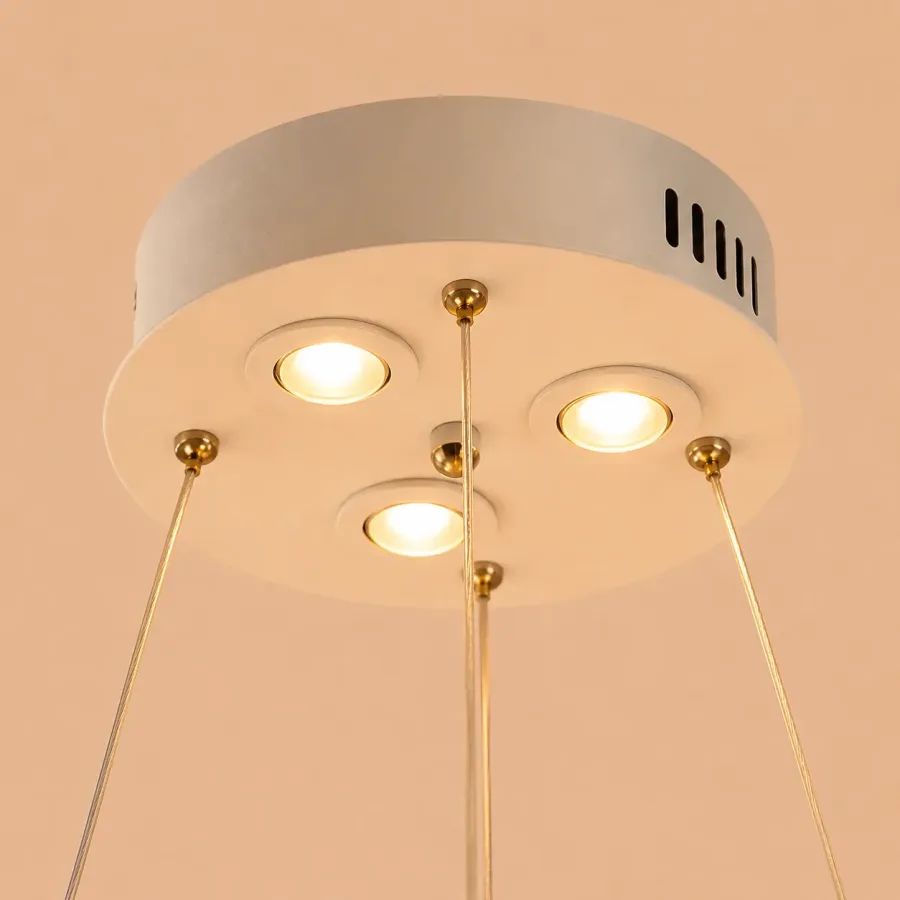 Cozy Cloud-pendul din pene cu becuri+Led